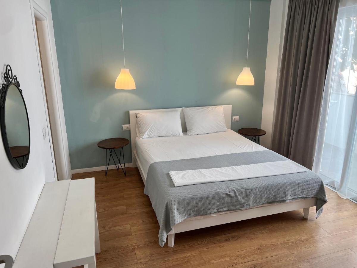 Kanes Bohemian Boutique Hotel Sarandë Exteriör bild