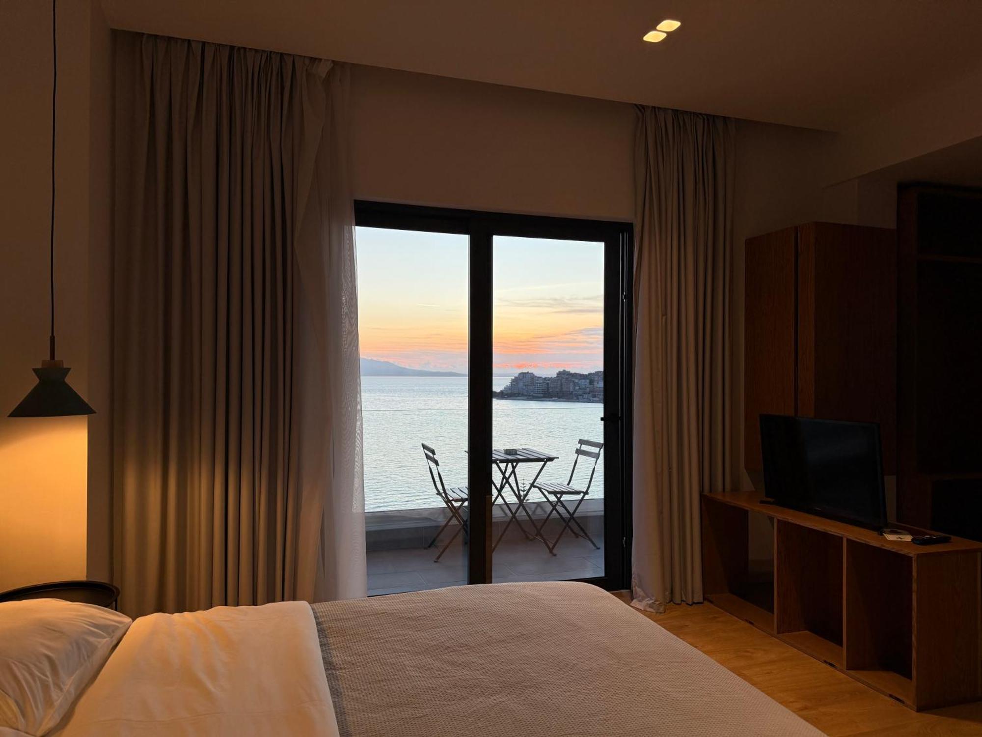 Kanes Bohemian Boutique Hotel Sarandë Exteriör bild